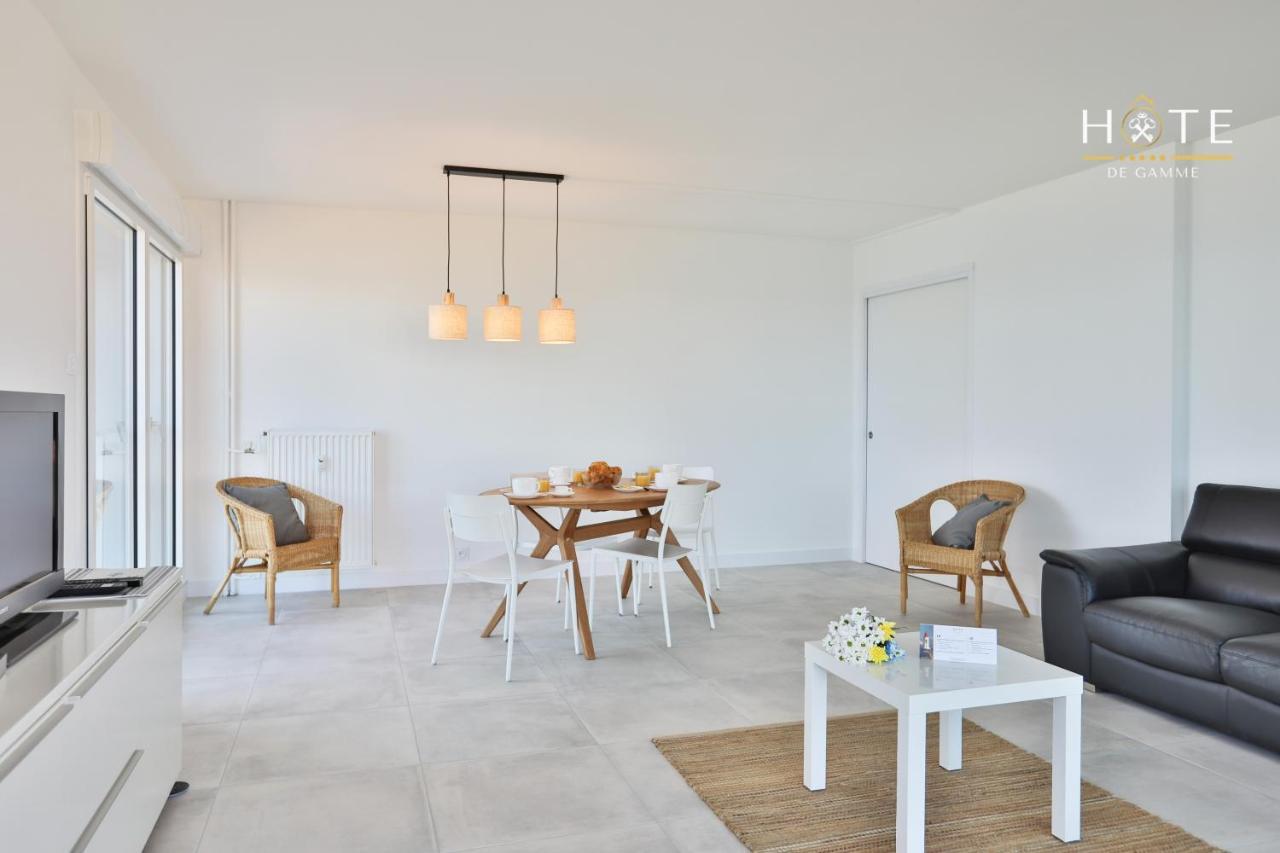 Appartement De Caractere, Superbe Vue Mer 280° La Chaume Exterior photo