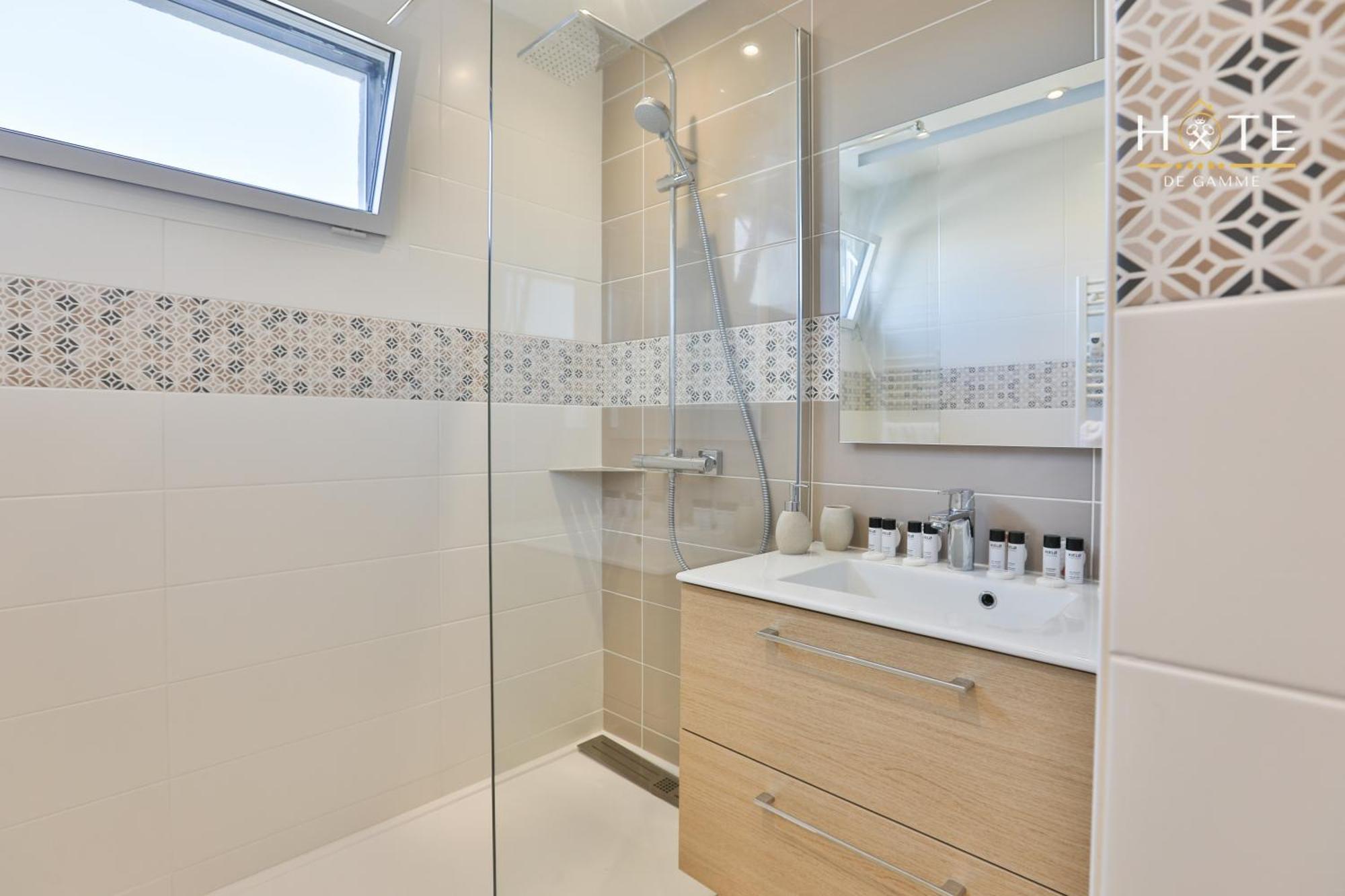 Appartement De Caractere, Superbe Vue Mer 280° La Chaume Exterior photo